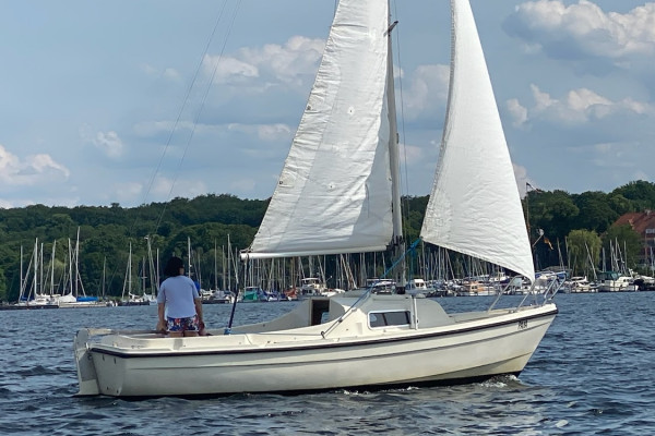 Kleine Kajütboote mieten Wannsee